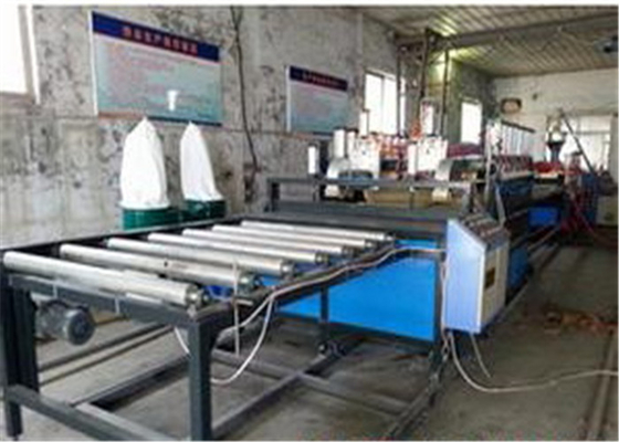 PVC PP PE Bọt Máy ép đùn nhựa cho nội thất