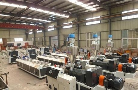 Máy ép đùn tấm nhựa WPC, máy đùn trục vít hình nón