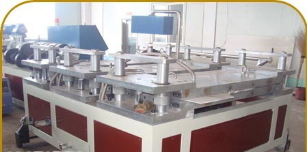 Máy đùn nhựa trục vít đôi, dây chuyền sản xuất bảng WPC